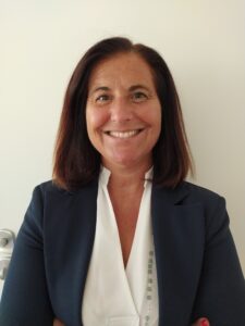 Foto a mezzo busto dell'avvocato.